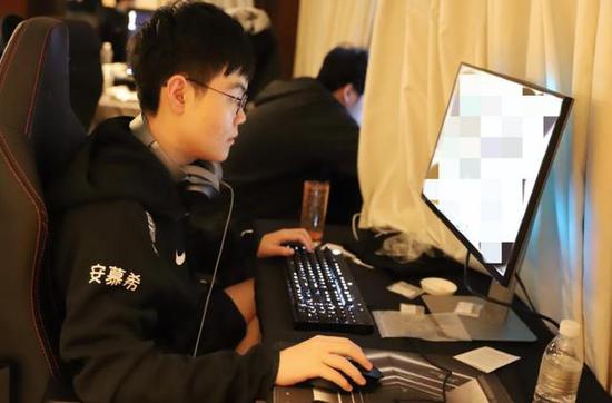 探索风暴英雄新地图花村的全新体验